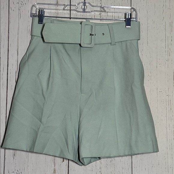 Zara Mint Pastel High Waisted Pleated Belted Shorts Size Small - Picture 2 of 3